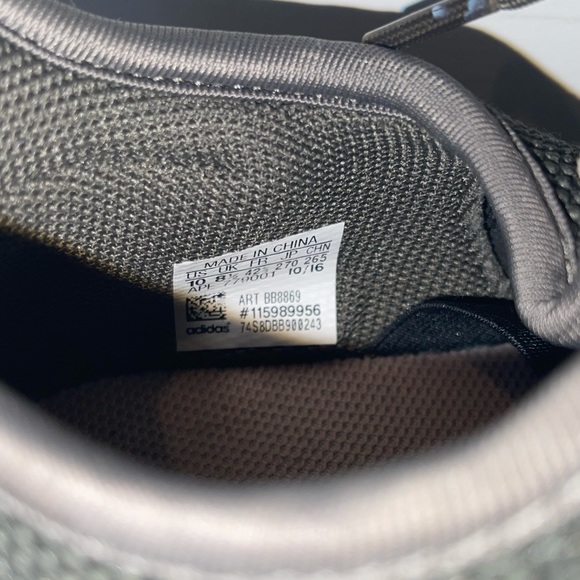 Army Green-ish Grey adidas sneakers - Picture 6 of 6